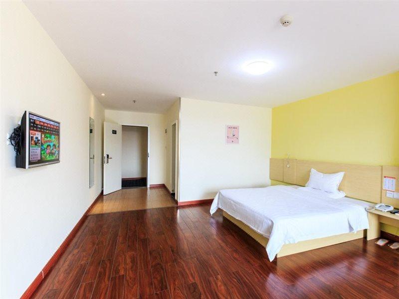 7 Days Inn Yangjiang Xinyue International Studio Eksteriør billede