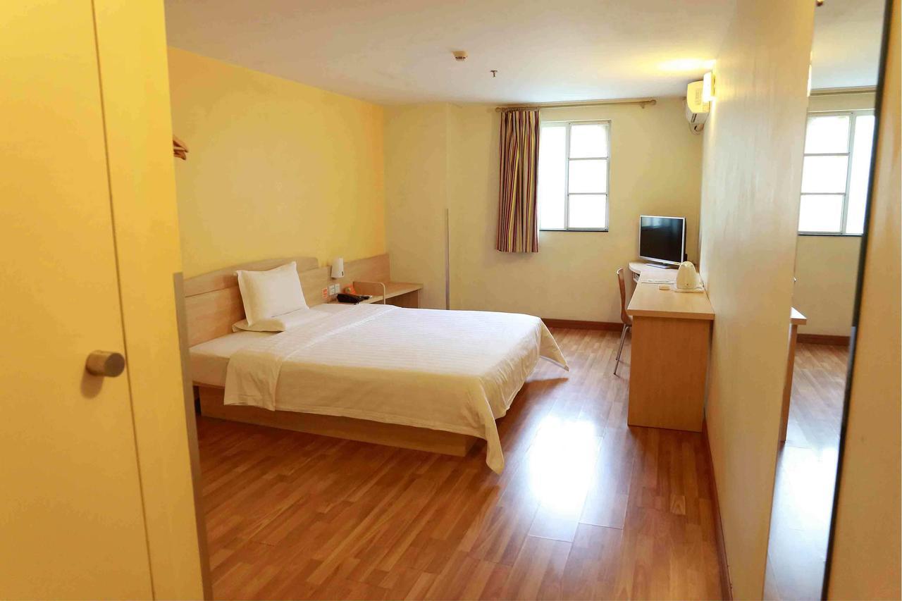 7 Days Inn Yangjiang Xinyue International Studio Eksteriør billede