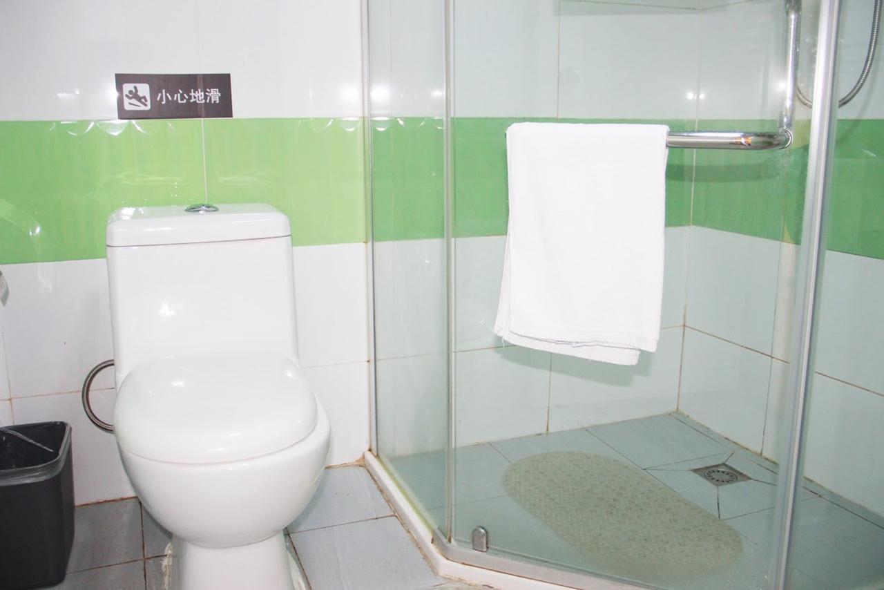 7 Days Inn Yangjiang Xinyue International Studio Eksteriør billede