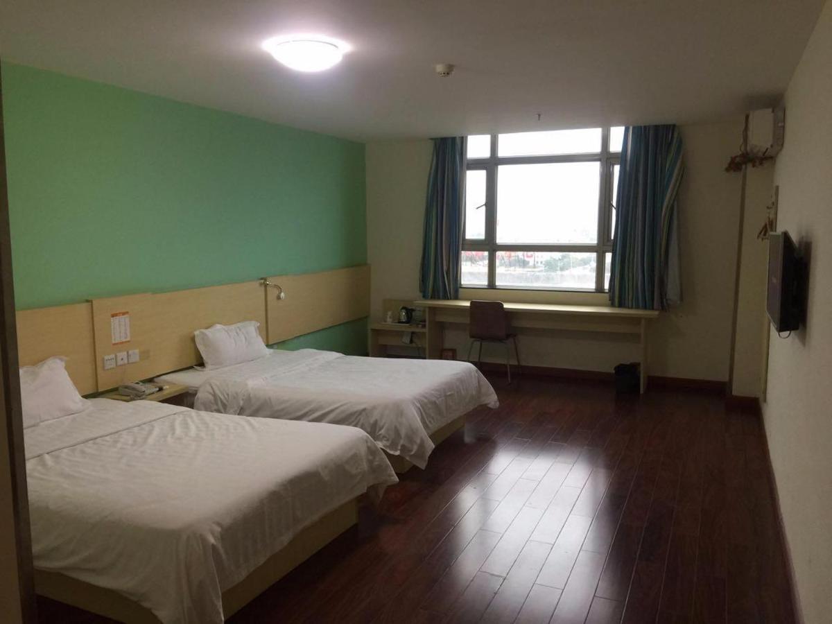 7 Days Inn Yangjiang Xinyue International Studio Eksteriør billede